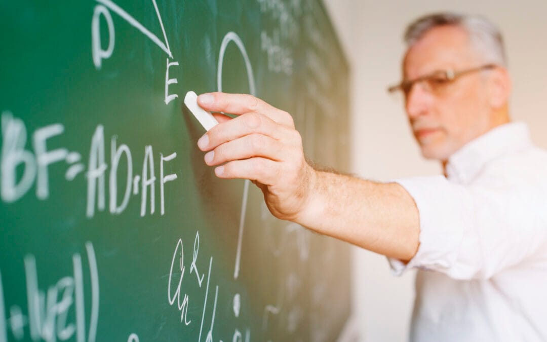 ¿Cómo aplica la Ley de control horario obligatorio del BOE al control horario de profesores?